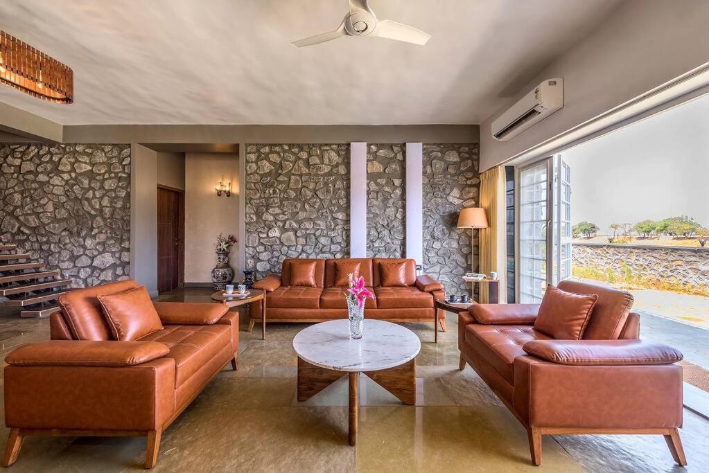 Stone Mansion By Phoenix Stays Igatpuri Εξωτερικό φωτογραφία